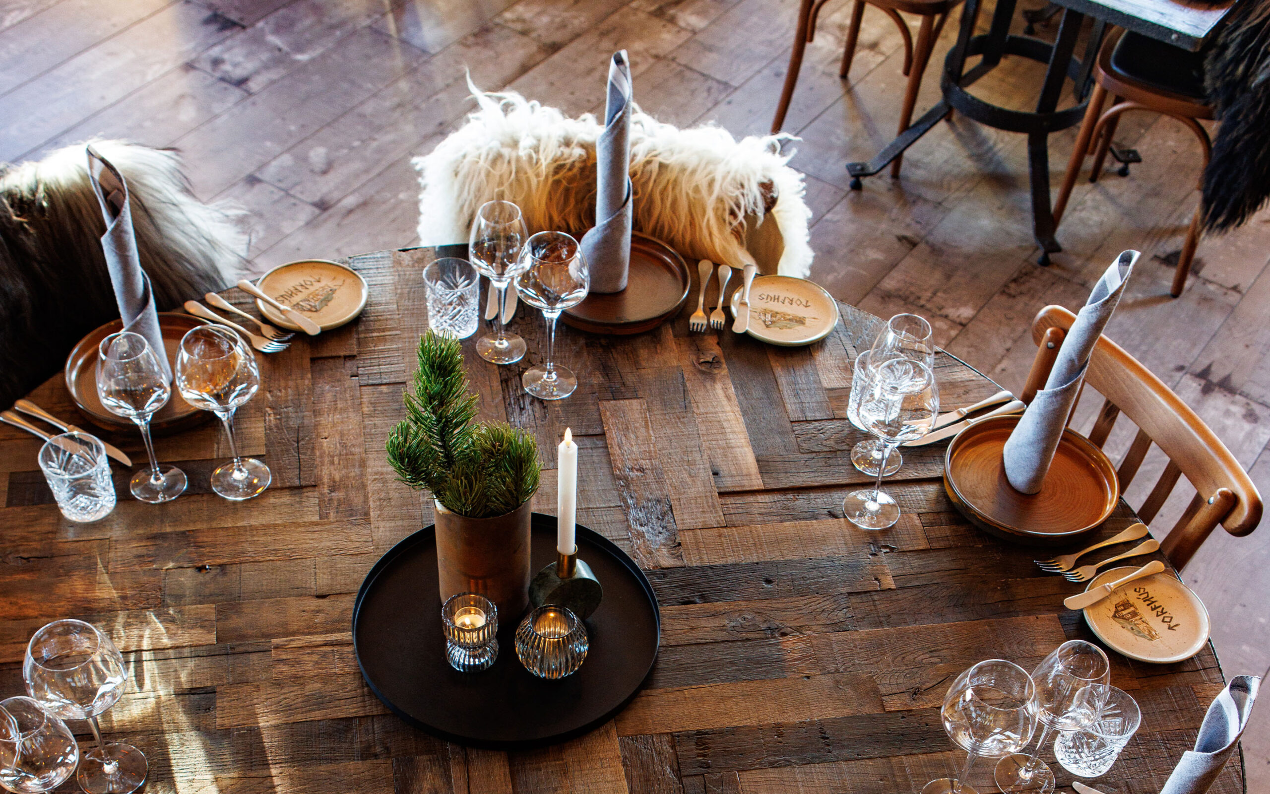 Island Torfhus Retreat Restaurant