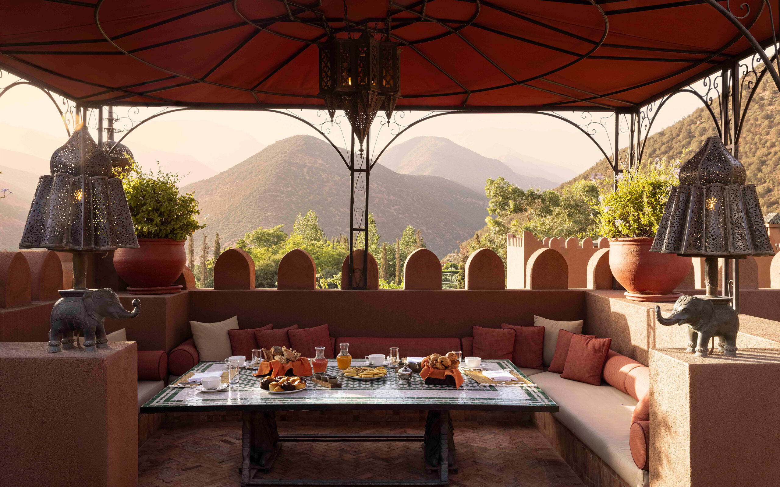 Marokko Atlas Kasbah Tamadot Roof Terrace Morgenmad