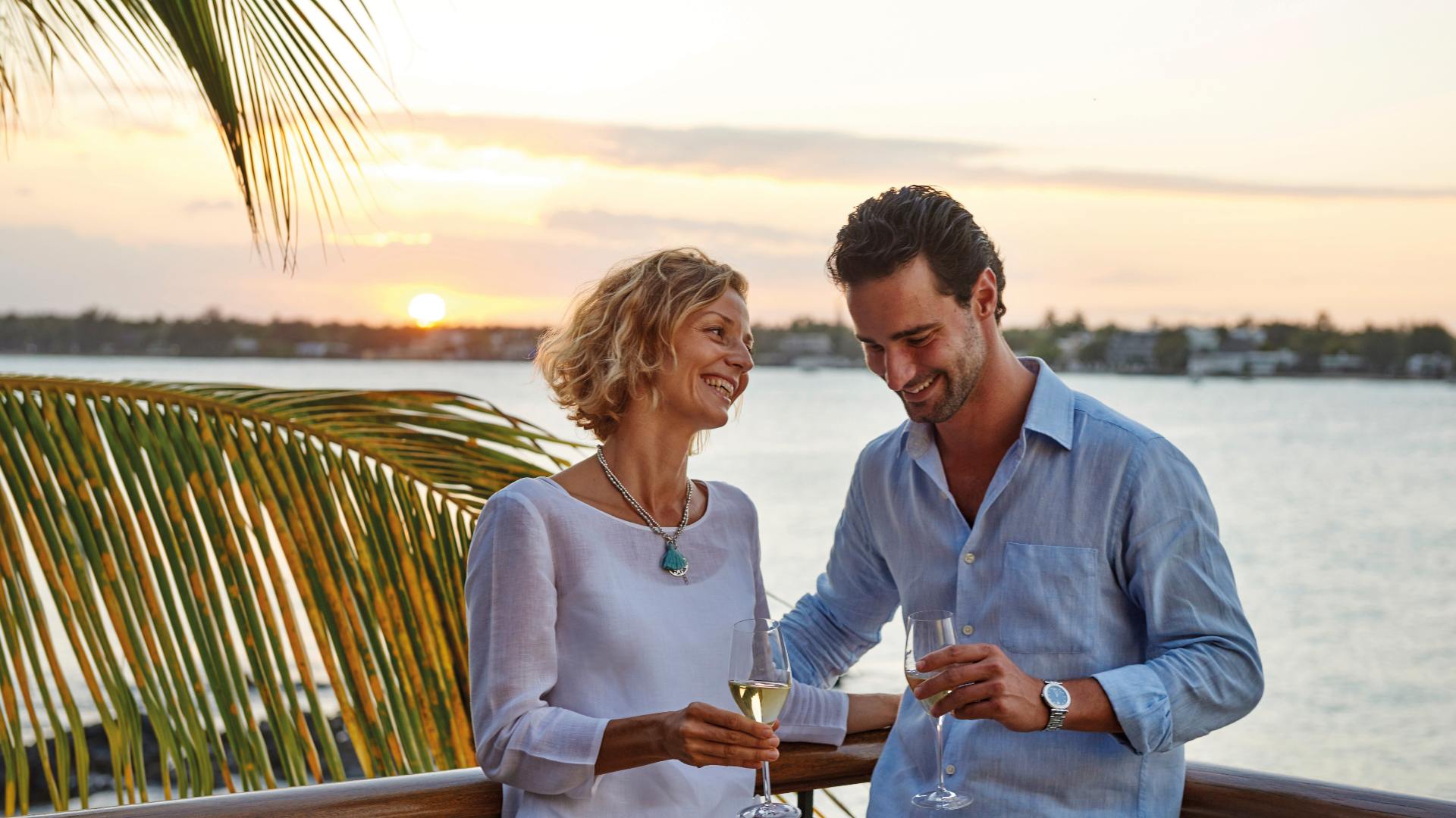 Mauritius Grand Baie Royal Palm Beachcomber Couple