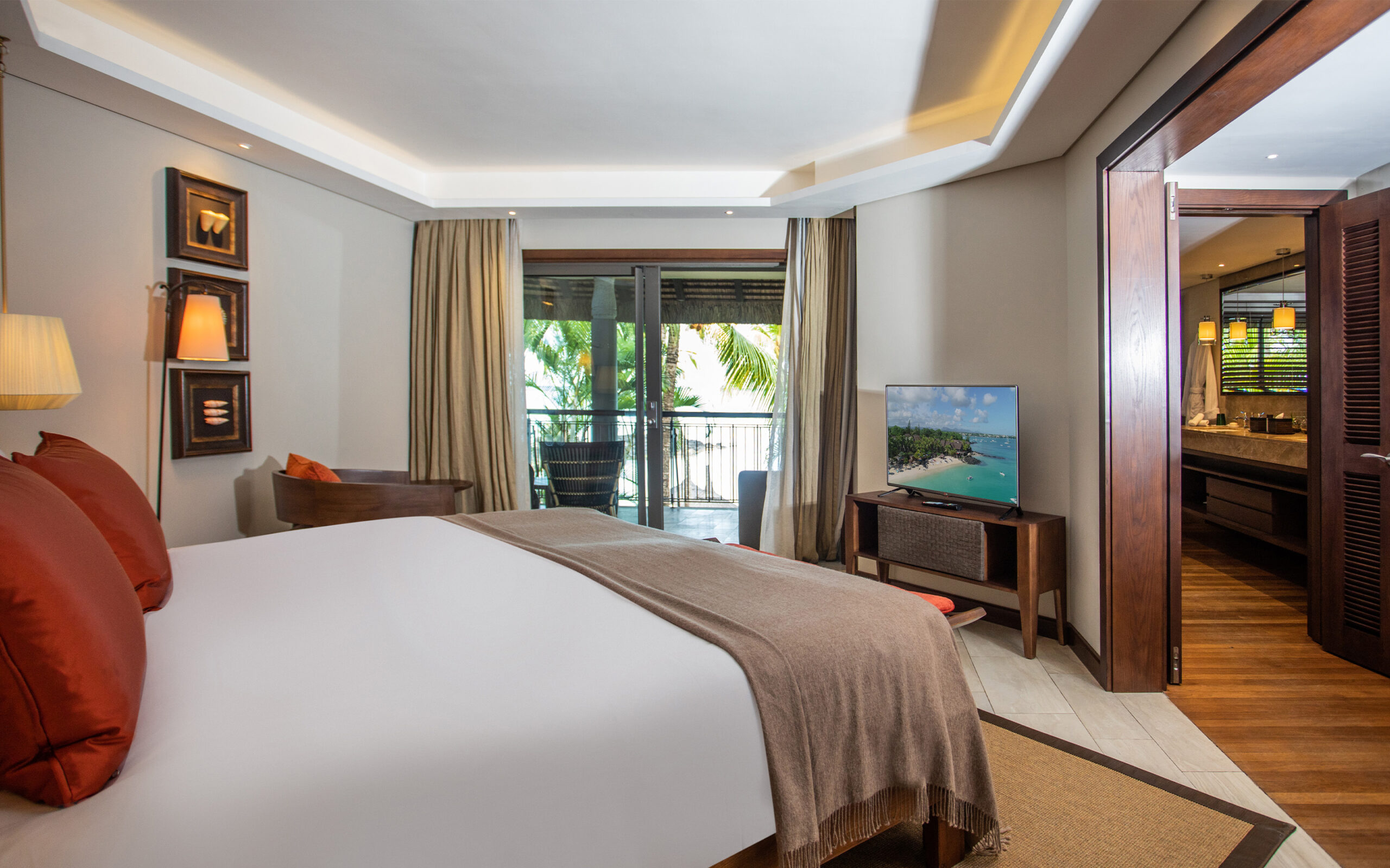 uritius Royal Palm Beachcomber Senior Suite