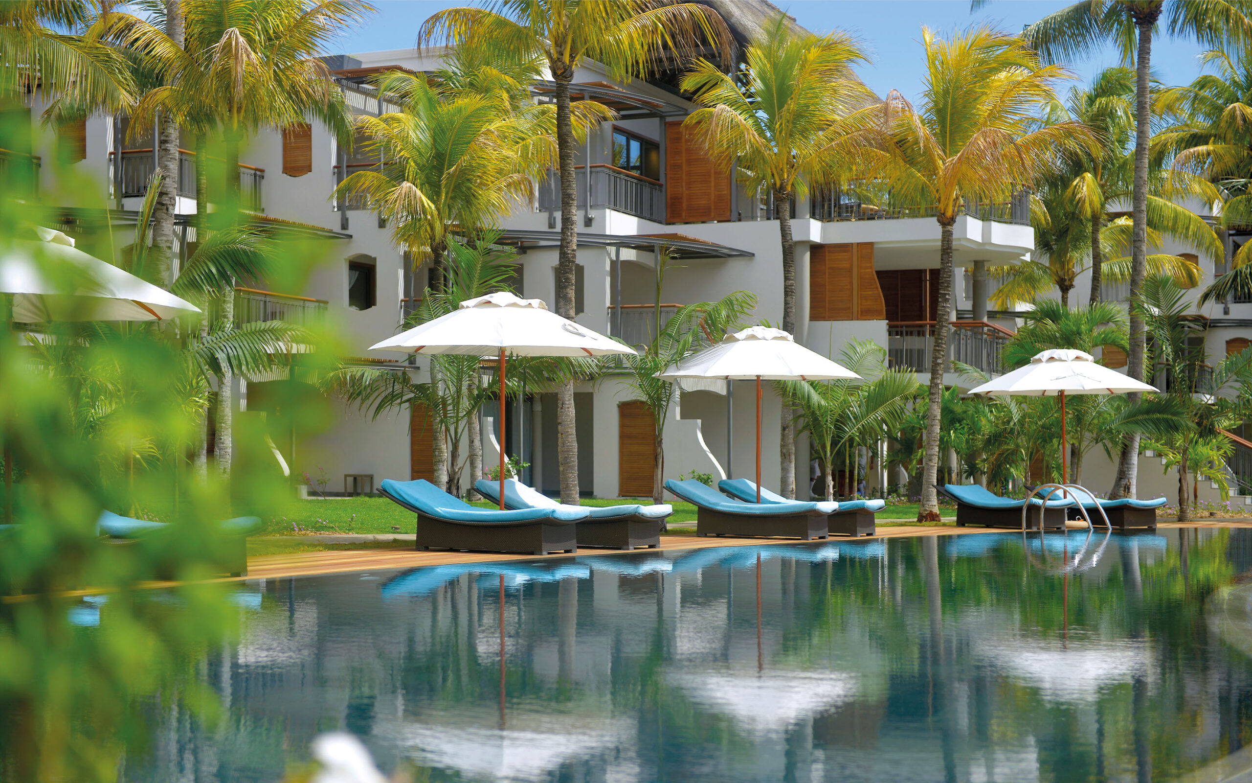 Mauritius Royal Palm Beachcomber Solsenge Ved Pool