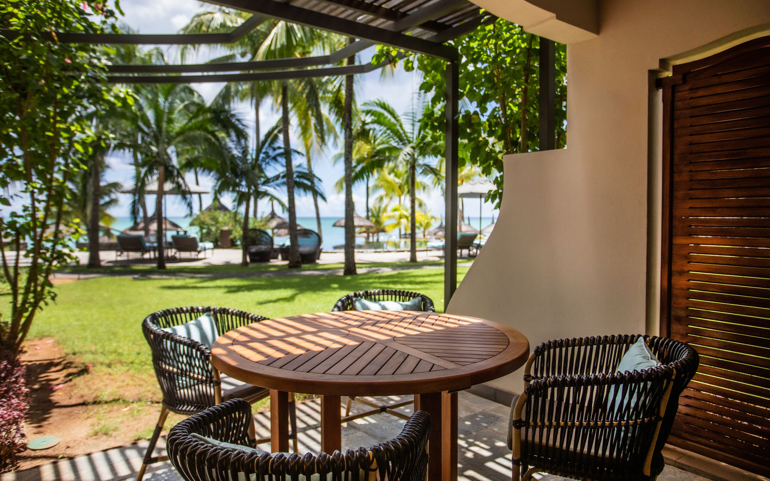 Mauritius Royal Palm Beachcomber Terrasse Udgang Til Plænen