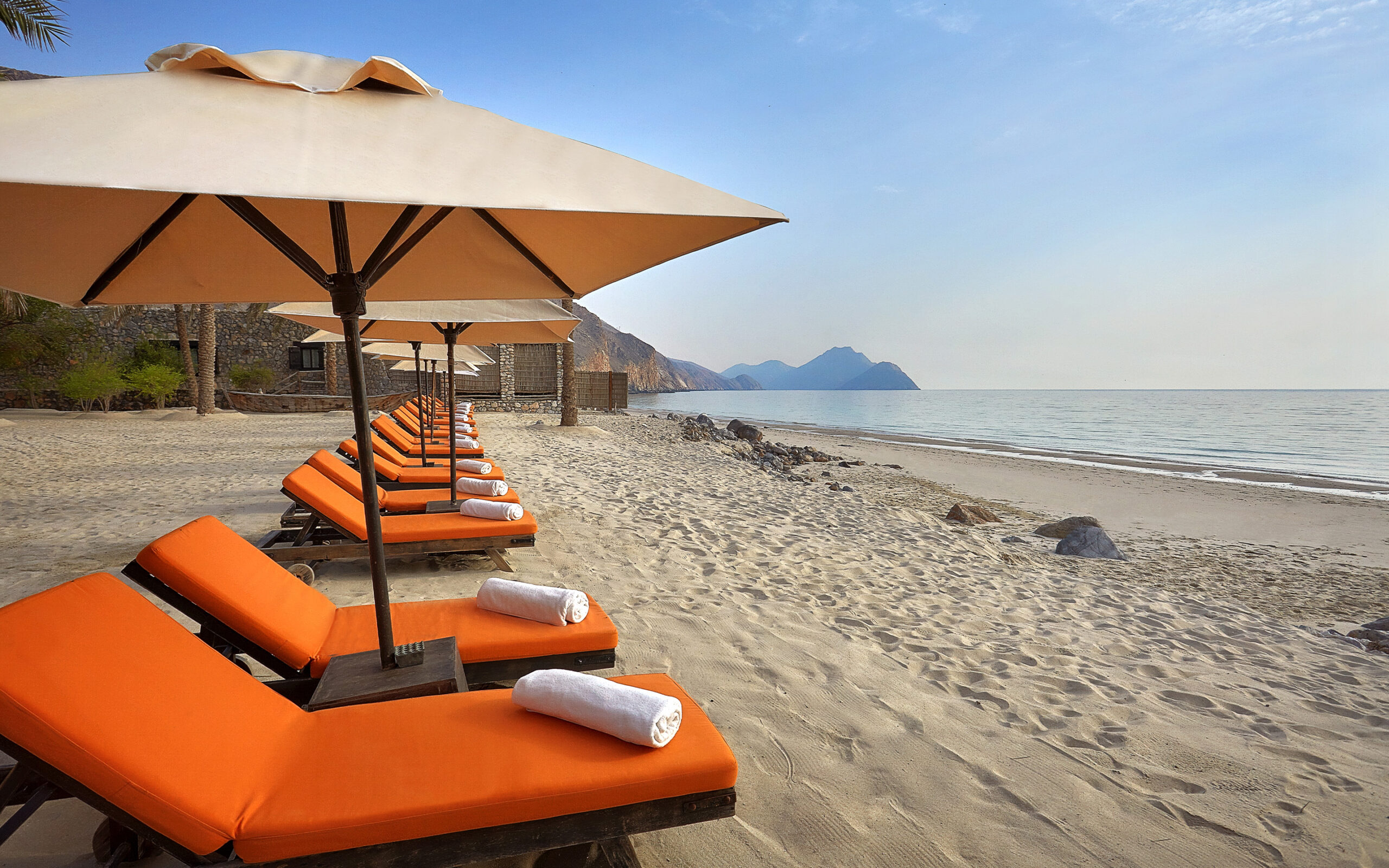 Oman, Musandam Six Senses Zighy Bay, Solsenge På Stranden