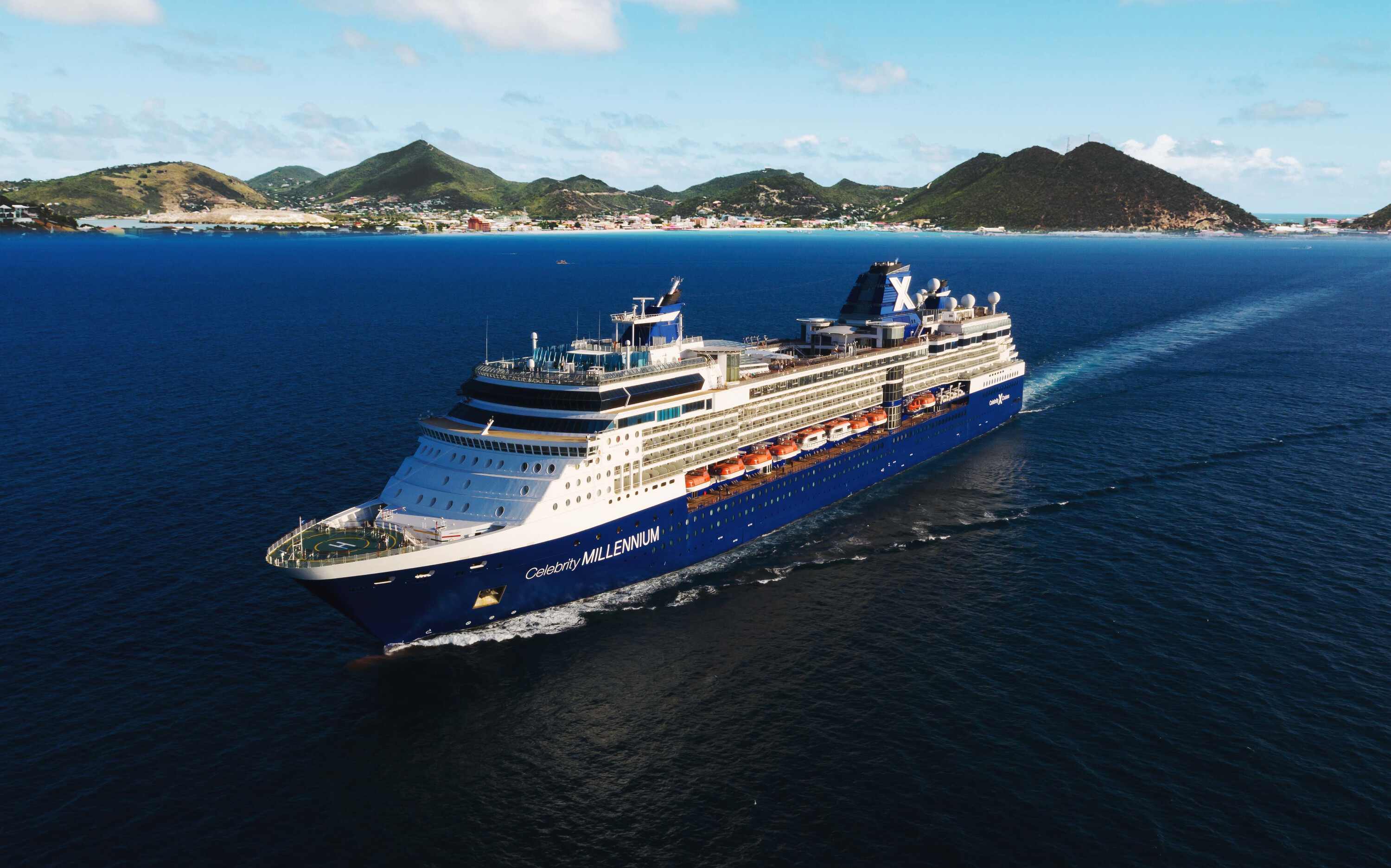 cel hull aerial st. maarten blå