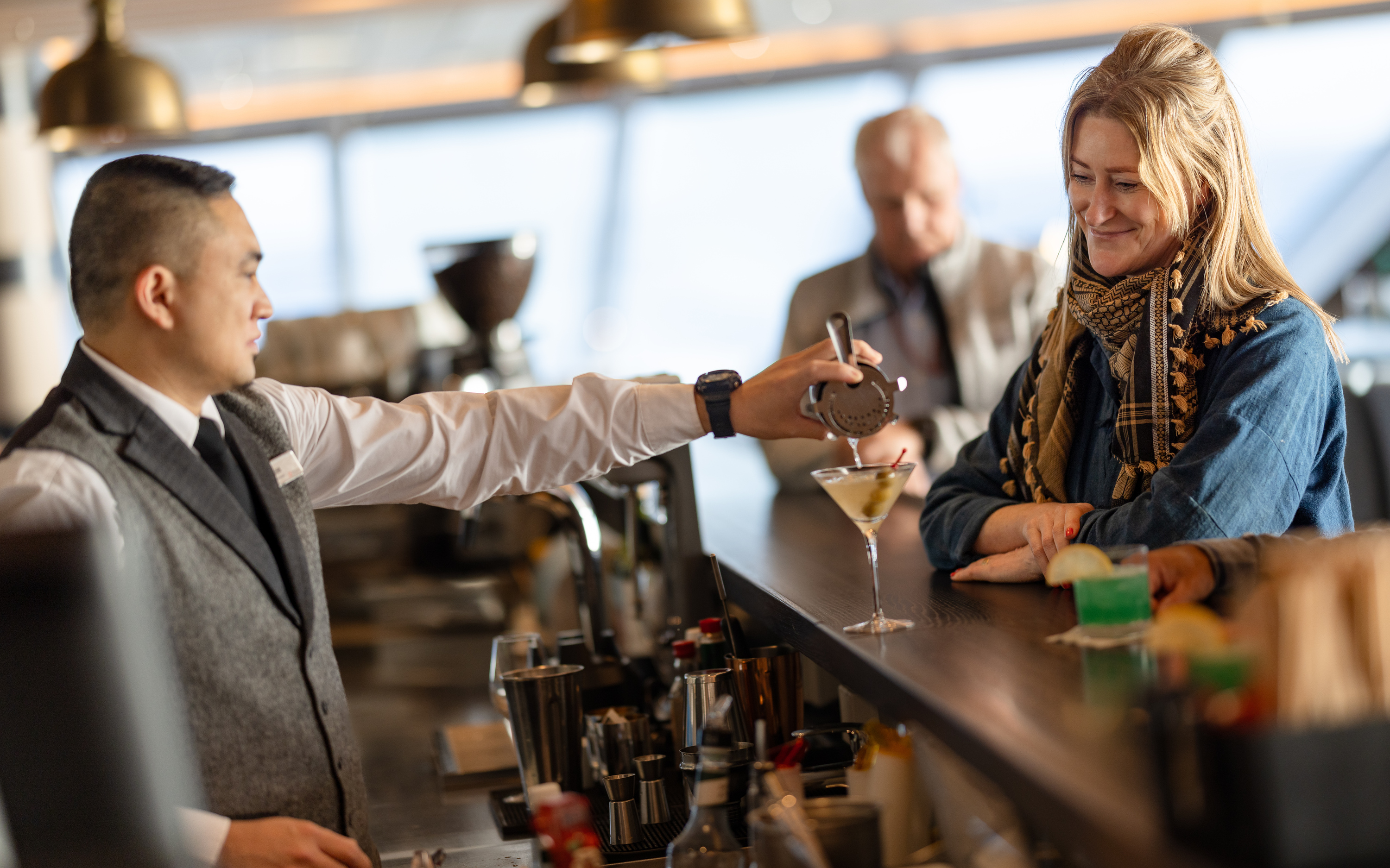 fridtjof nansen explorer lounge bar hgr photo espen mills