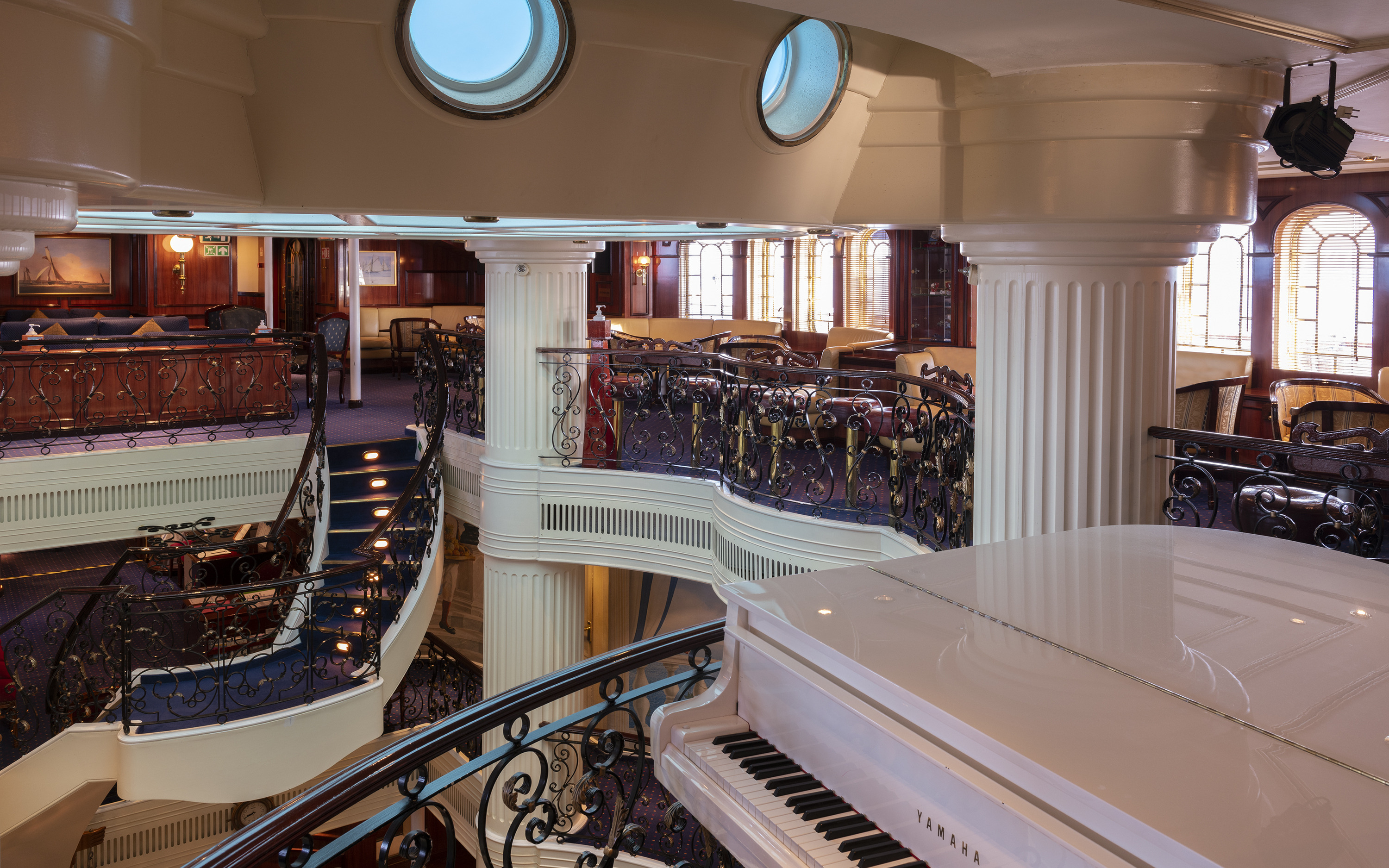 piano bar ajh1717