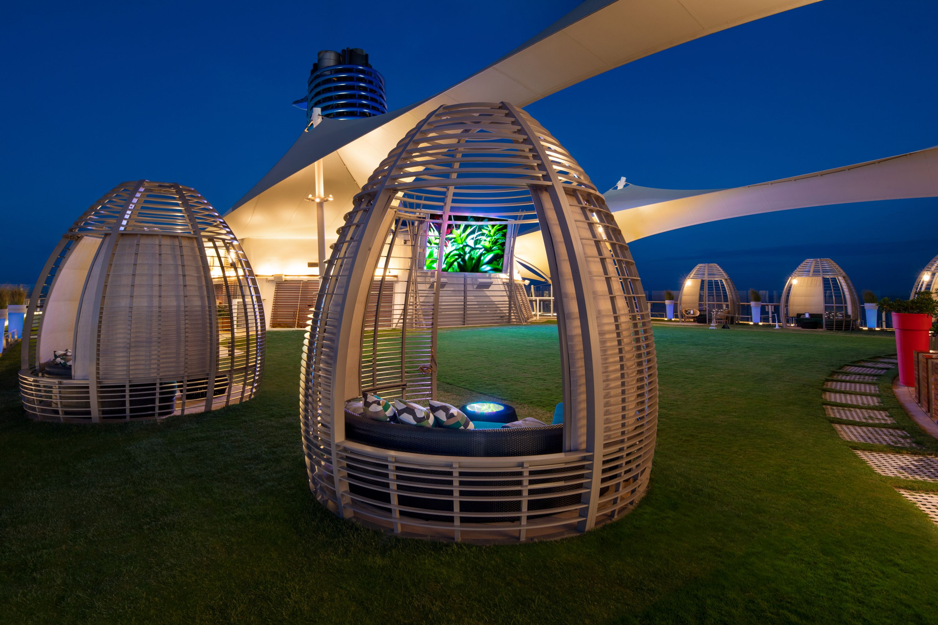 celebrity equinox lawn club