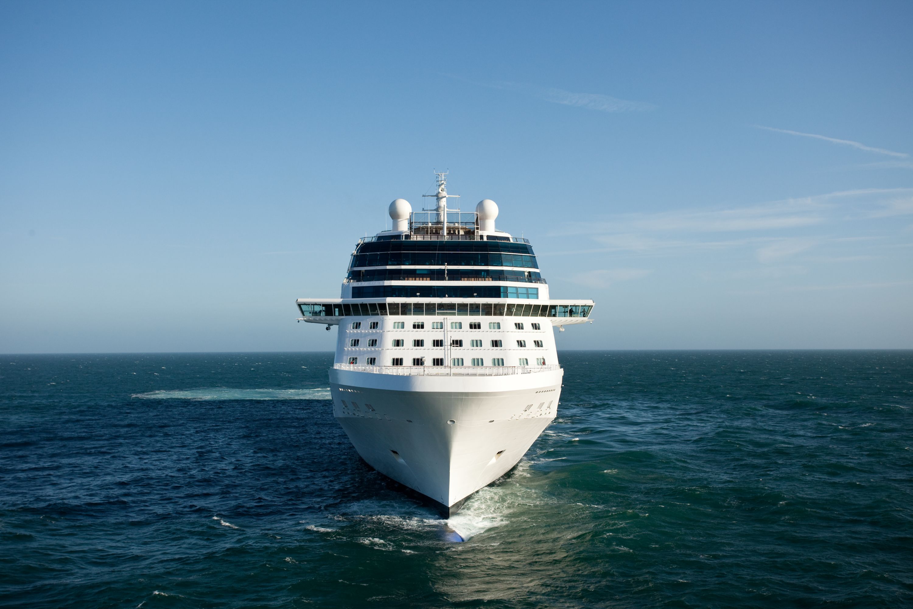 celebrity equinox skib forfra