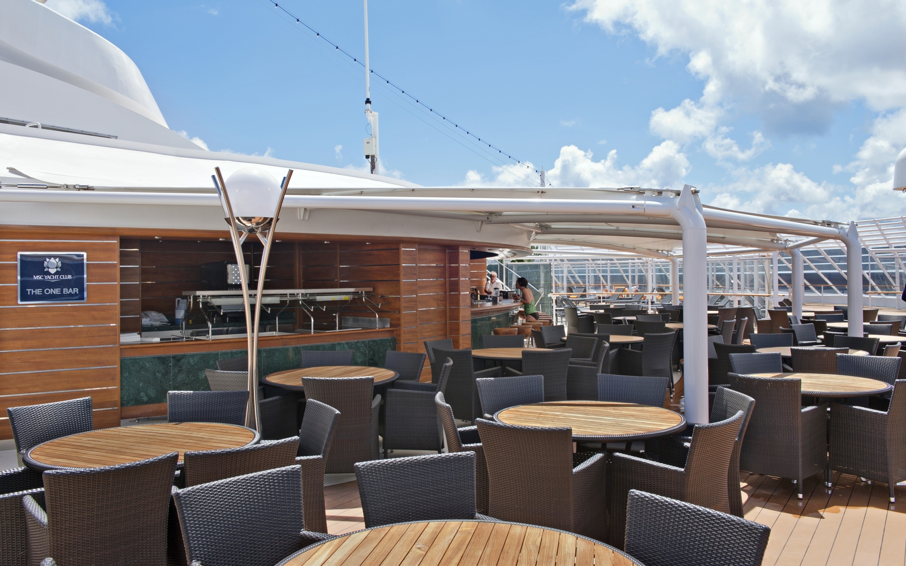 msc13012040 divina theonebar