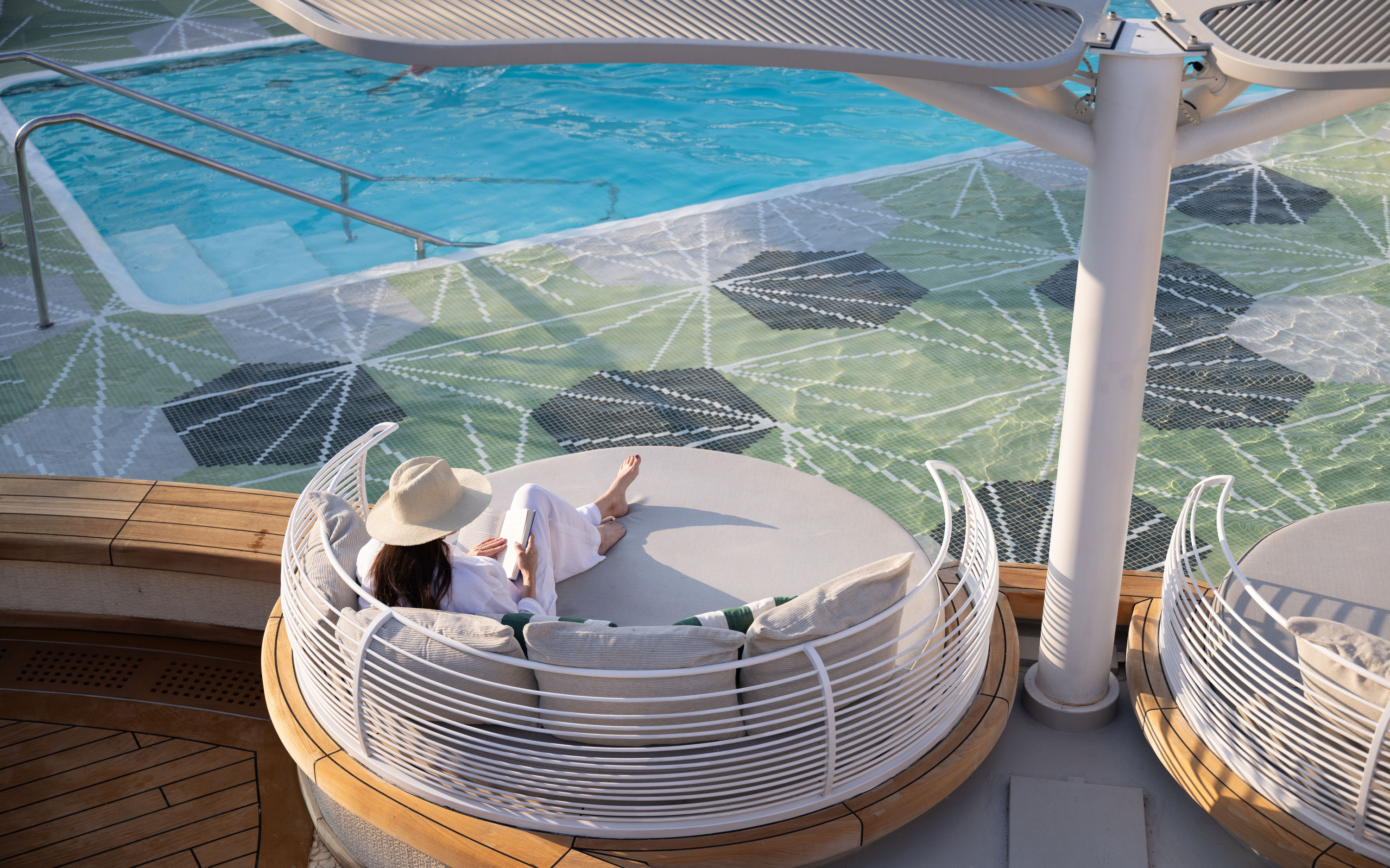 oceania vista pooldeck lifestyle