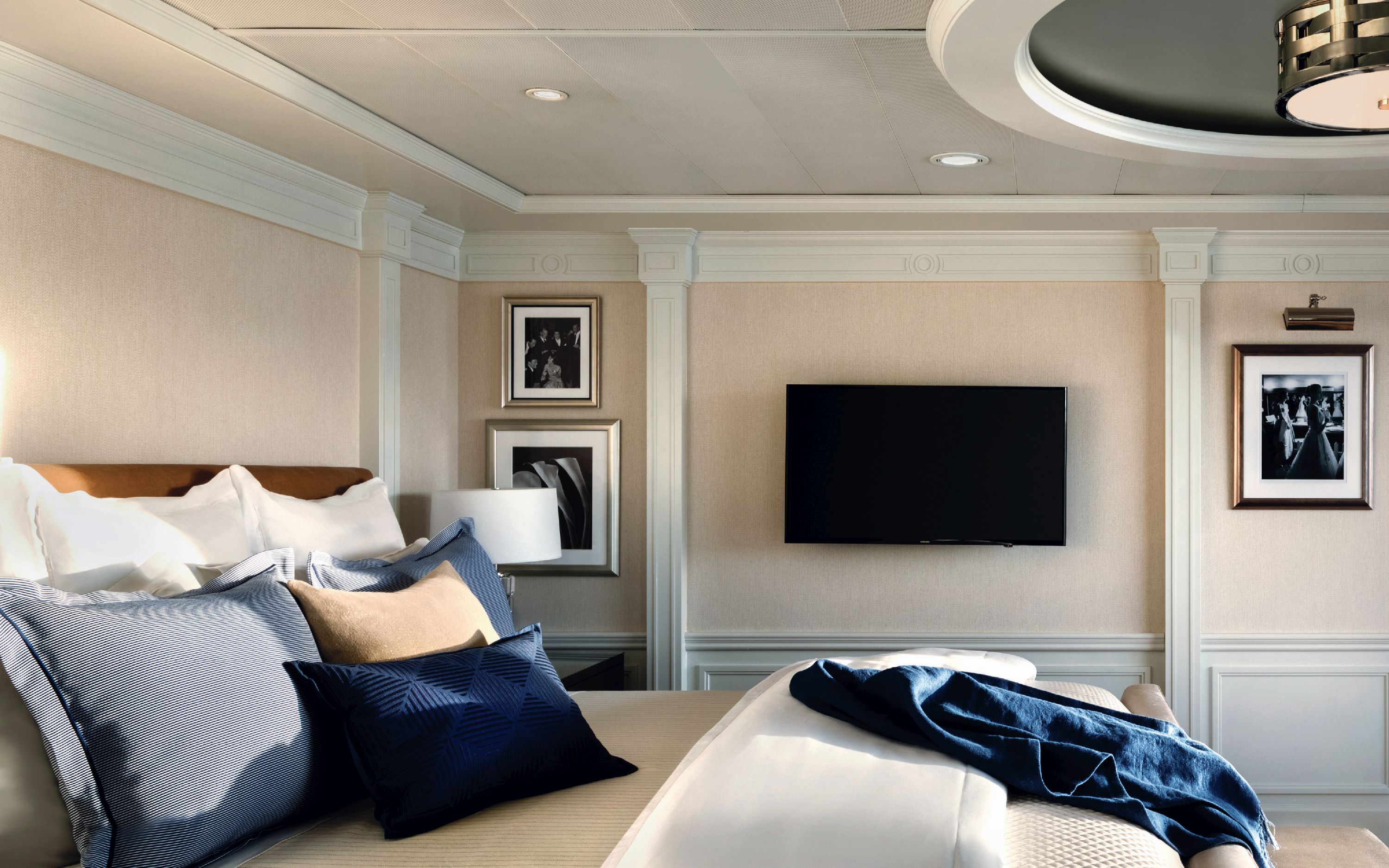 owners suite bedroom.jpg