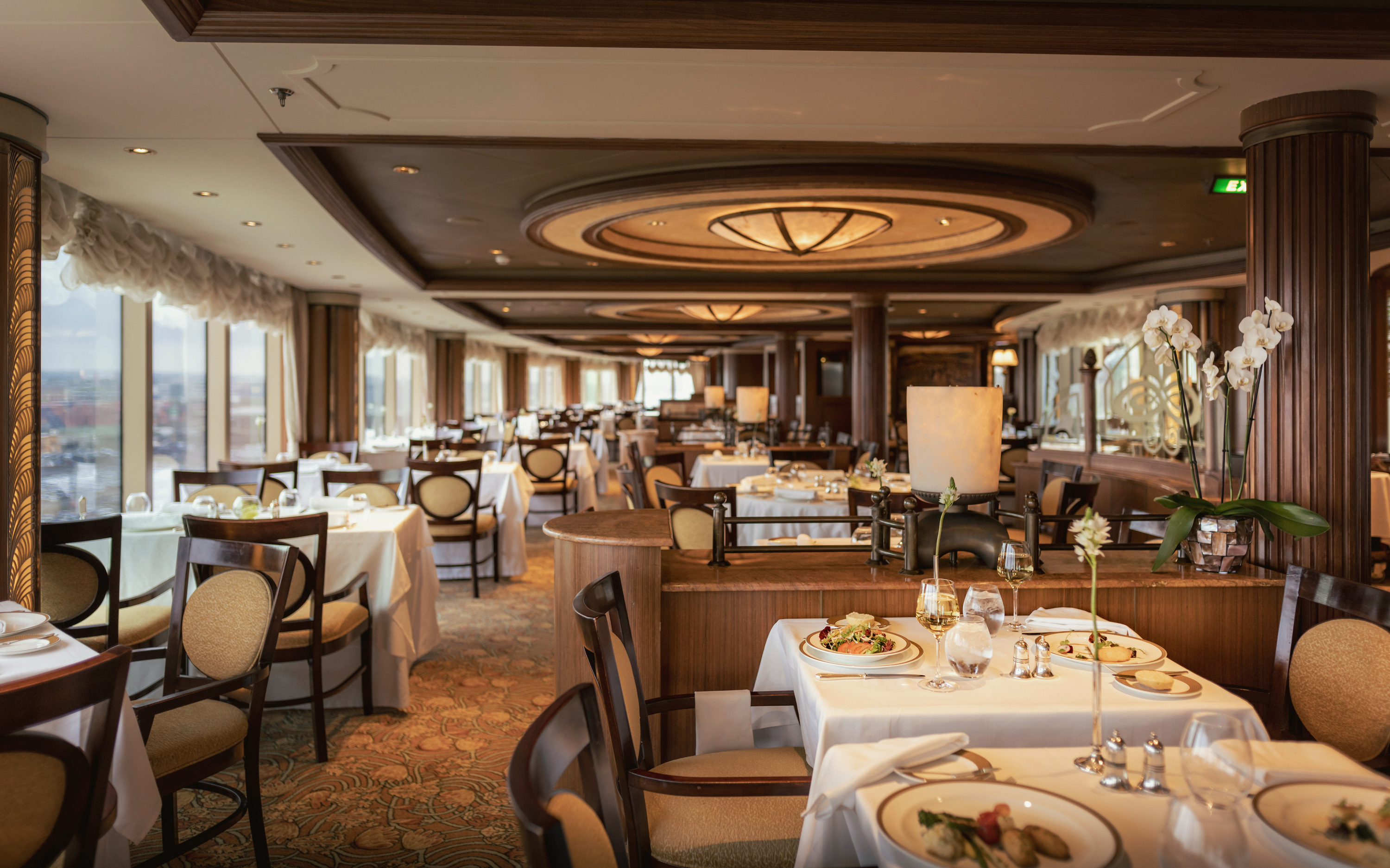 ison cunard restaurant