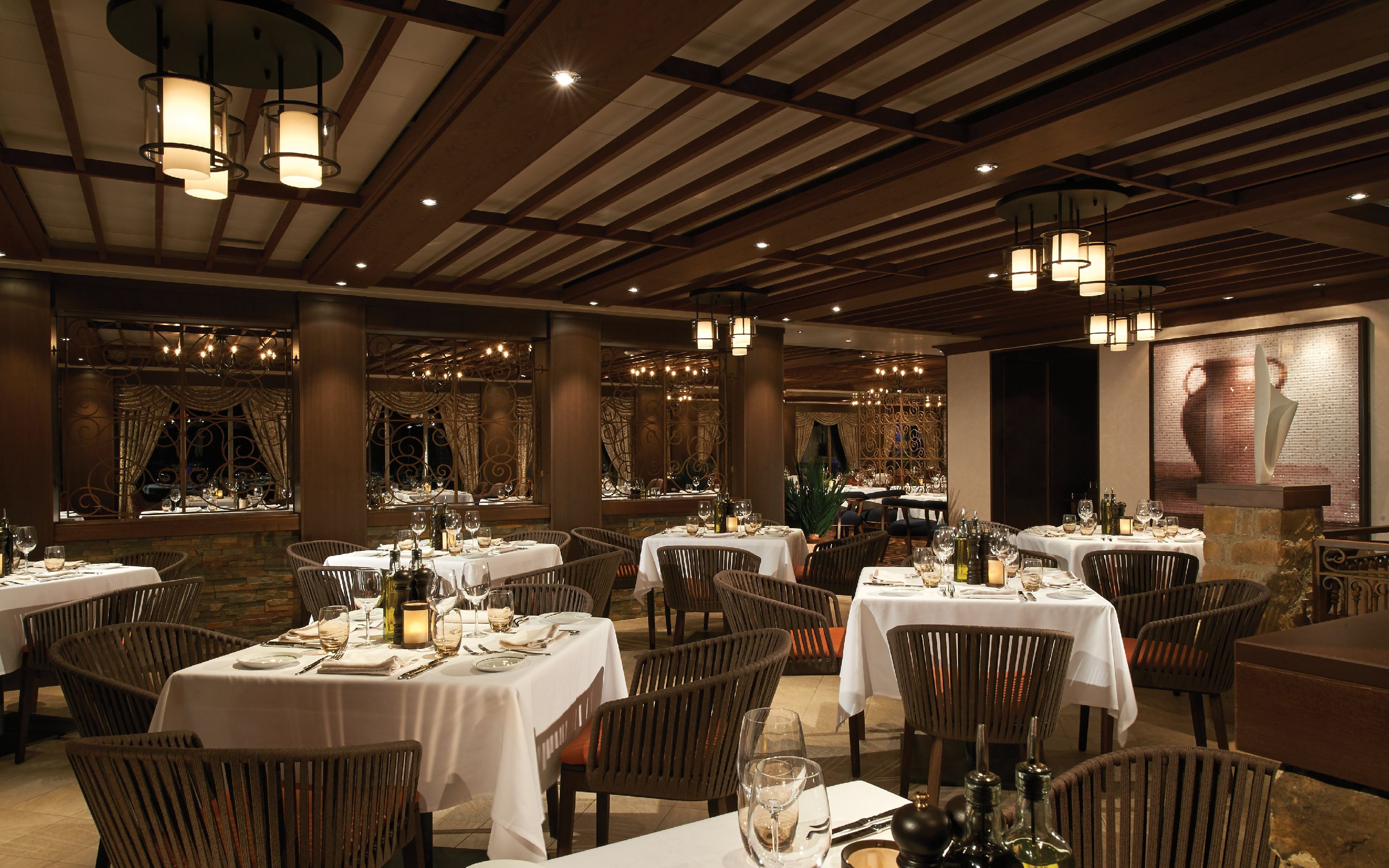 La Cucina restaurant ombord på Norwegian Escape krydstogtskibet – italiensk køkken