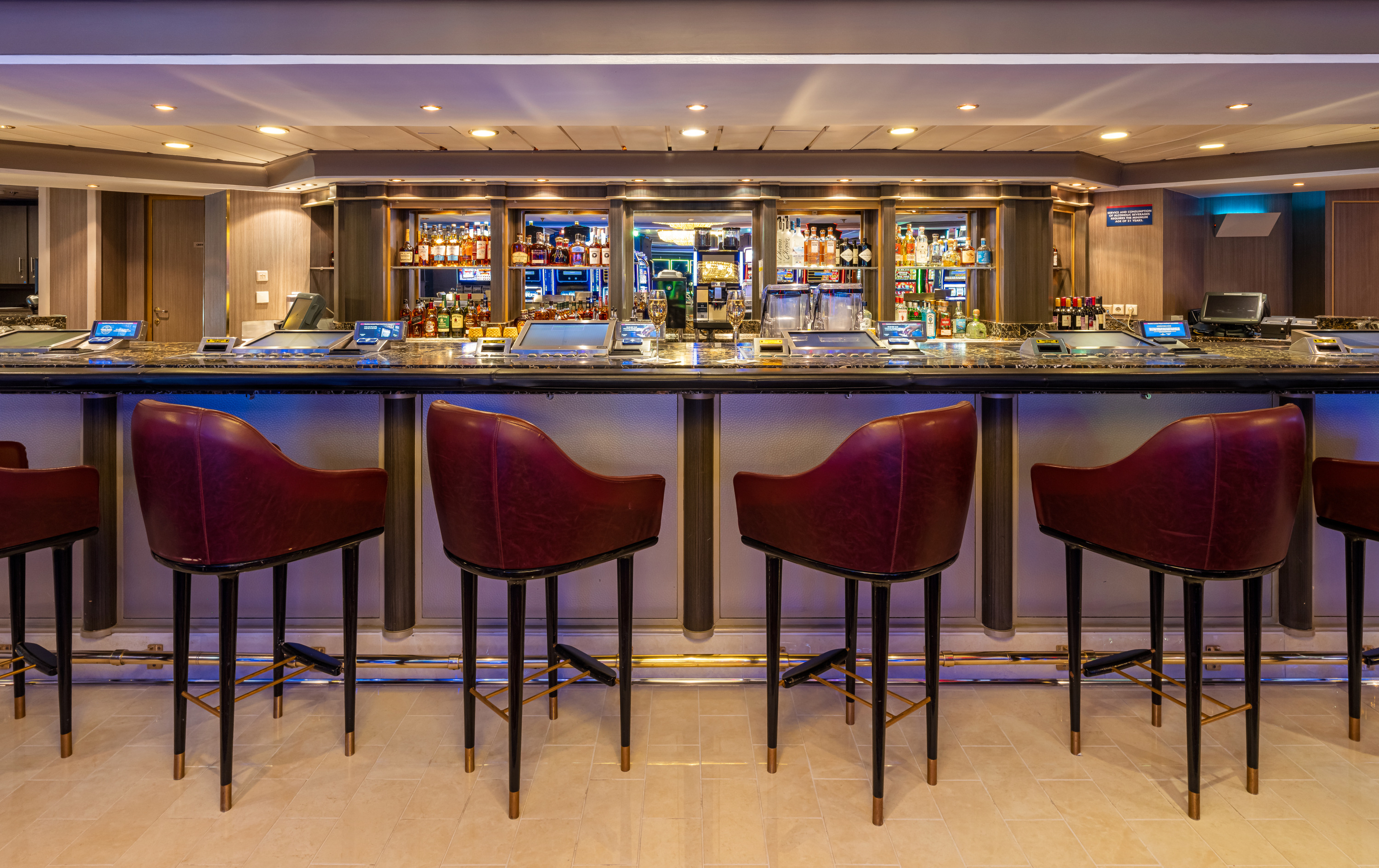 Casino og bar ombord på Norwegian Dawn krydstogtskibet